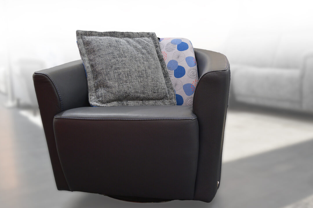 Ketty - Fauteuil Cabriolet Pivotant cuir et tissu – Image 3
