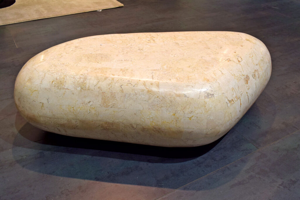 Roh Piccola - Table basse en pierre fossile